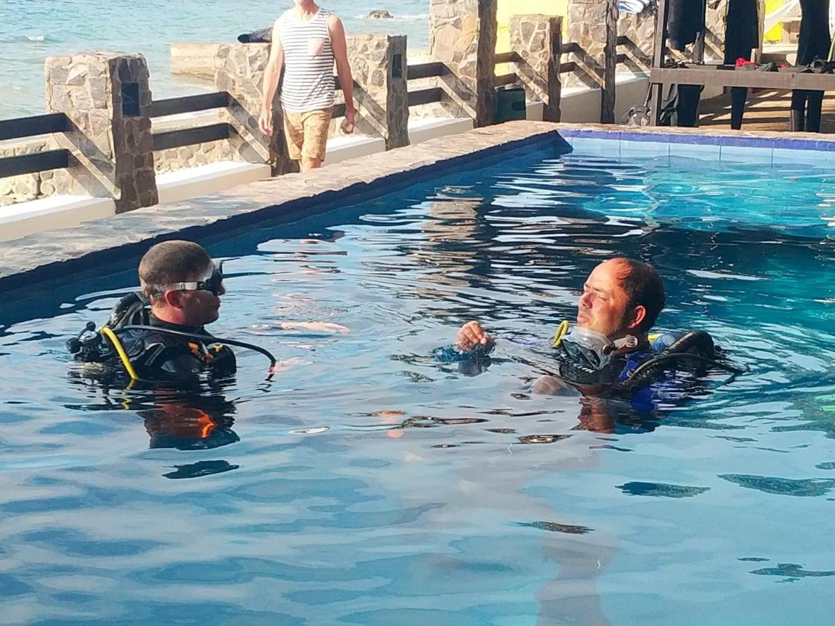 מאביני Blue Ribbon Dive Resort מראה חיצוני תמונה